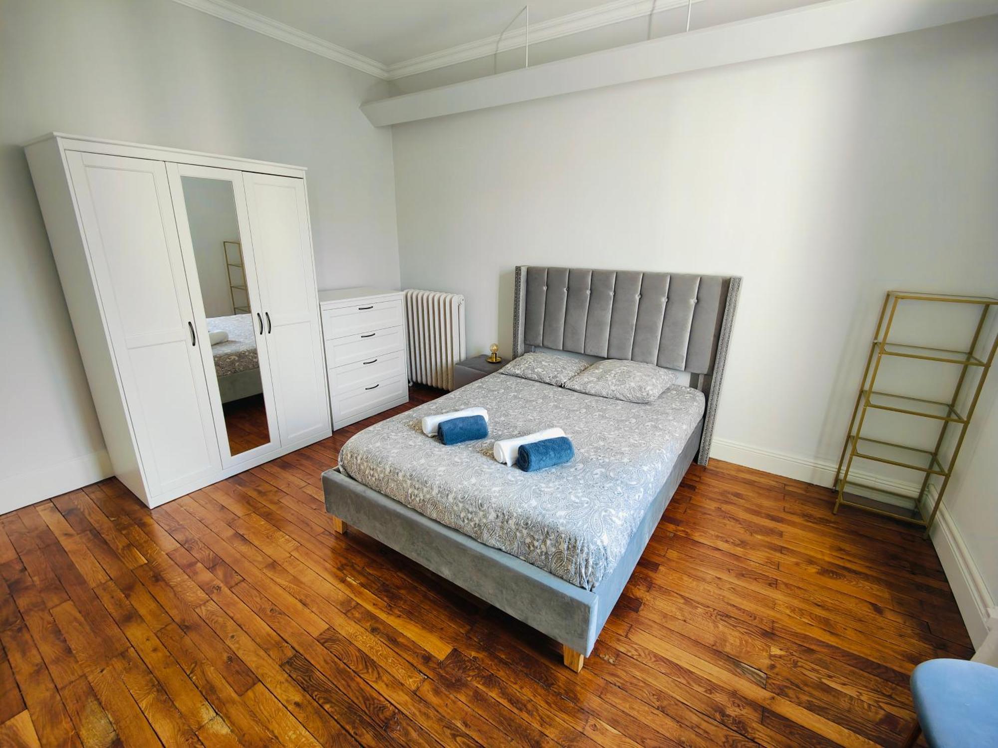 Self-Checkin Town House - Rooms To Rent In A Beautiful Modern Town House - Not A Hotel - Location De Chambres Avec Arrivee En Autonomie - Extra Fee For Sheets And Towels - Private Parking - Check Your Plateform Inbox And Follow Check-In Instructions Saint-Romain-en-Gal Exterior foto